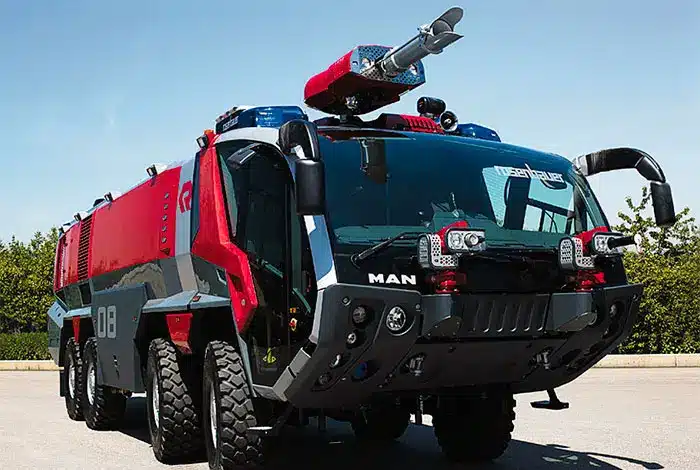 FoamFatale foam system as airport first intervention vehicle