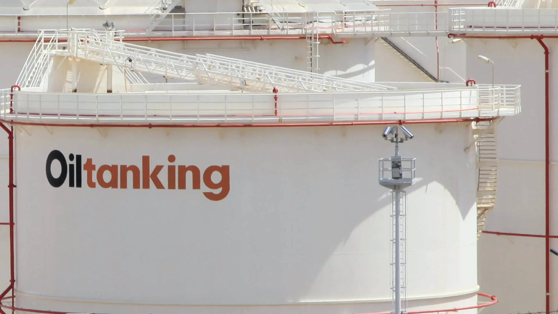 FoamFatale storage tank fire extinguishing system at Oiltanking
